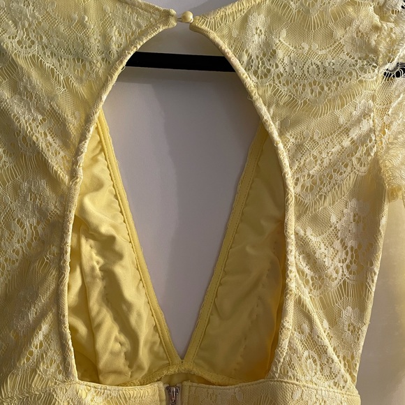 Yellow lace mini deep v open back dress - Picture 7 of 10